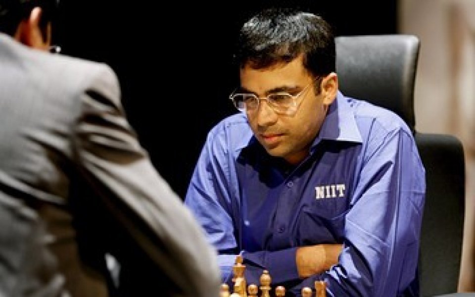 Ананд победи Крамник в 6-та партия за световната титла