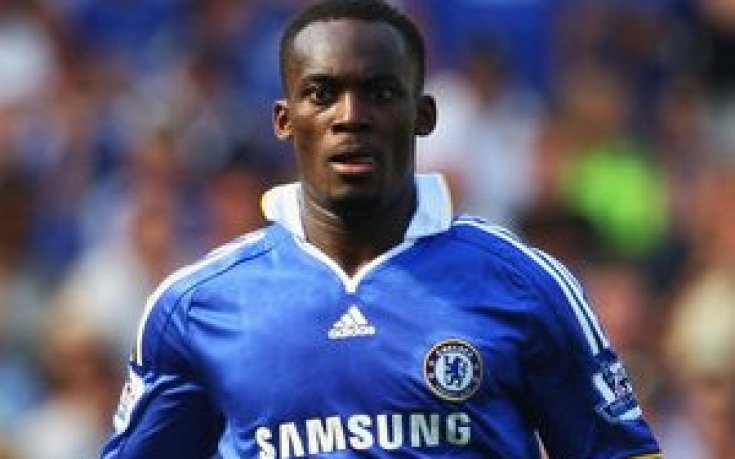 Есиен разстрои Сколари