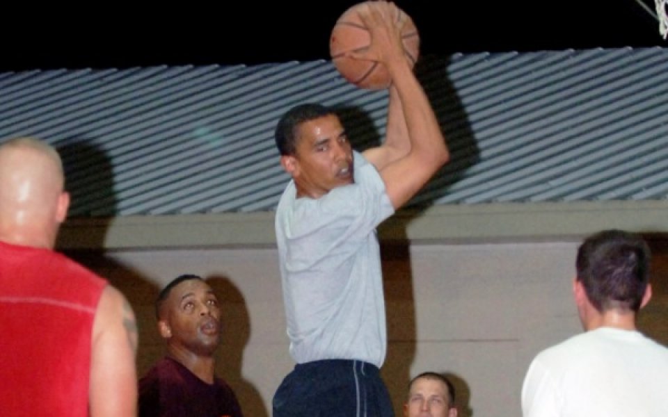 Обама печели изборите с баскетбол