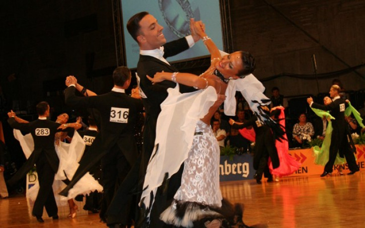 Две двойки ще ни представят на световното по стандартни танци