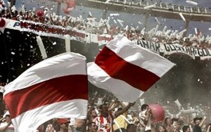 Бързаш за мач в Аржентина - отвличаш автобус