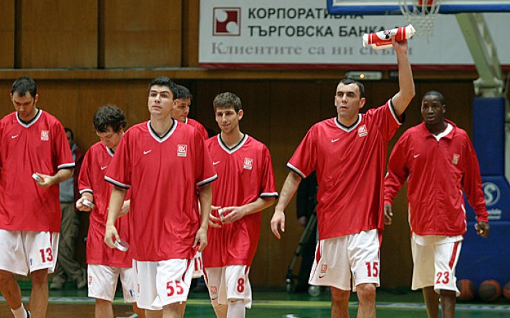 ЛукОйл срещу Баронс довечера