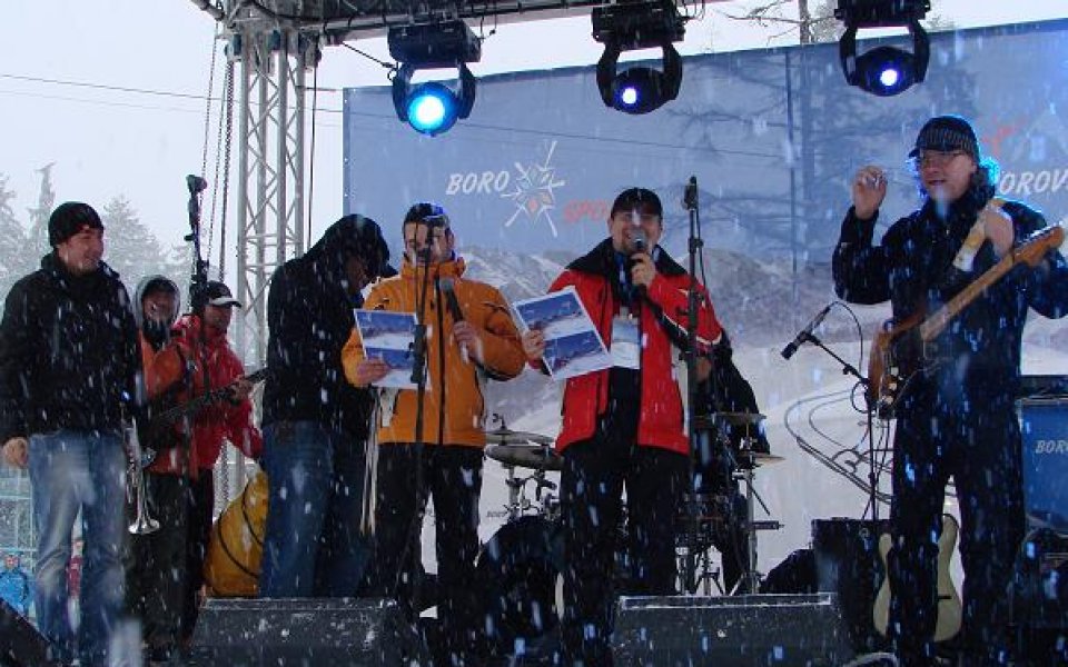 Силен сняг зарадва Боровец за откриването на сезона