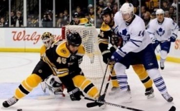 Наказват хокеист заради ухапване