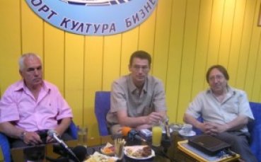 Даниел Димитров води Черно море, Баднярович гледа мача от трибуните