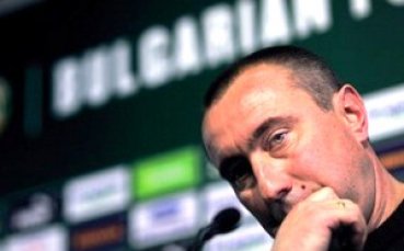 Стоилов: Оттук-нататък мислим за мача с Ейре