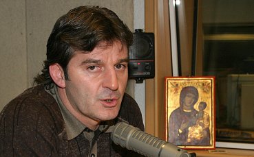 Костадинов застана зад Стоилов: И аз мисля, че програмата не е добра