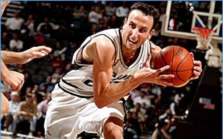 Шпорите биха Далас в тексаската битка