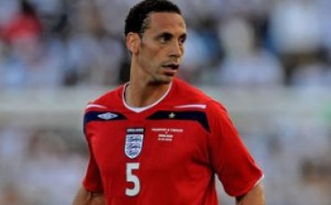 Фърдинанд с контузия в гърба, аут срещу Словакия