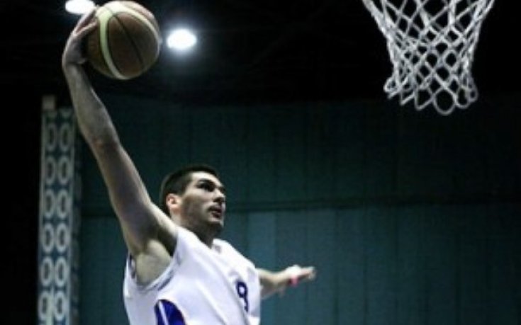 Славейков с лоша травма, чака се диагноза