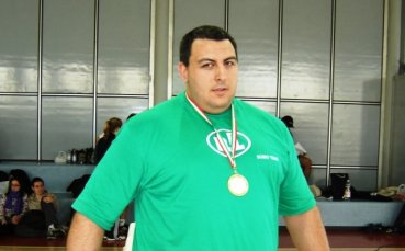 Бизнесмени будят Вожда с оферти в Япония