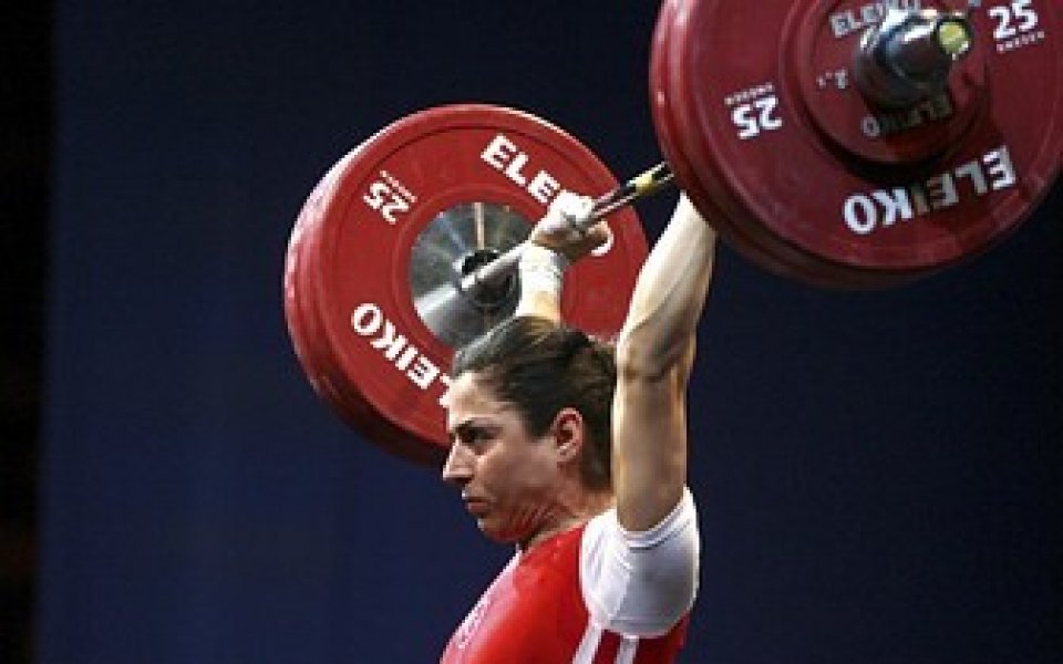 Туркиня е европейска шампионка в категория до 63 кг