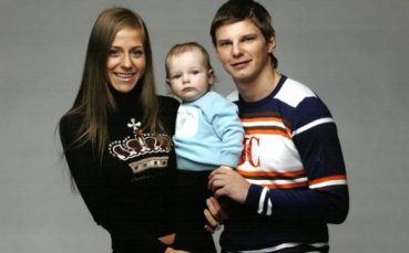 Половинката на Аршавин склони – мести се в Англия