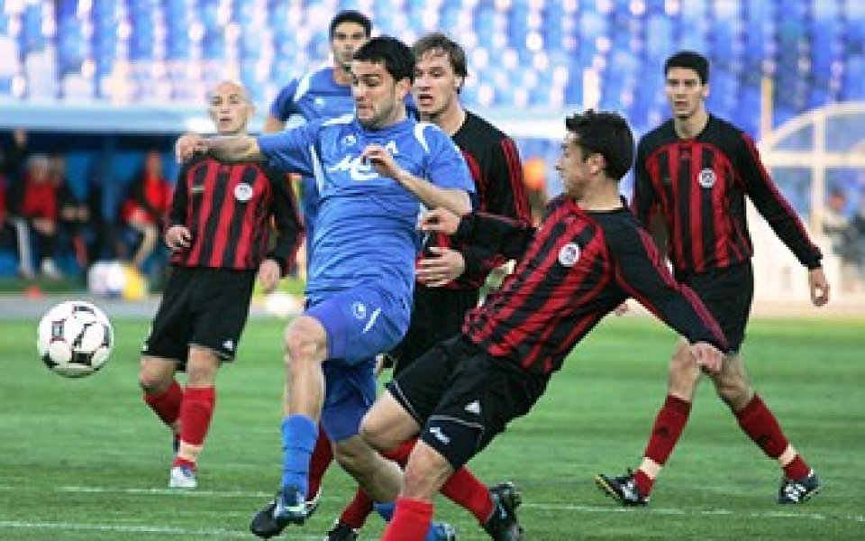 Половин час игра стигна на Левски срещу Локо Мз