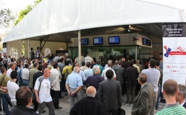 Естонец и двама българи в оспорвана битка в „Познай ходовете на Топалов”