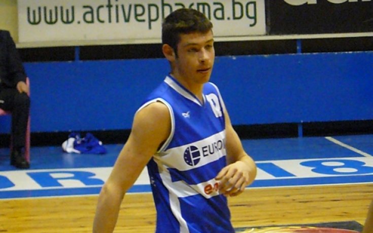 Трима абитуриенти в Черно море избират между бал и Левски