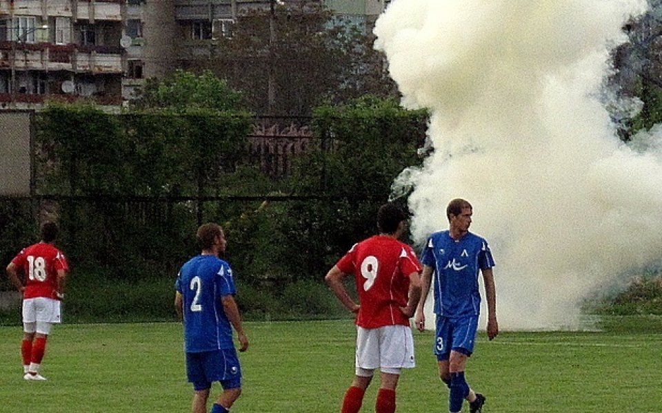 Синият терор продължи, Левски шампион в дублиращата група