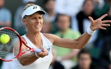 Елена Дементиева разгроми своя сънародничка в Лондон