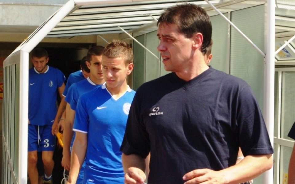 Петър Хубчев направи първа тренировка на стадион „Лазур”