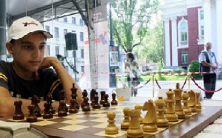 Георгиев втори в Испания след победа над Бербатов