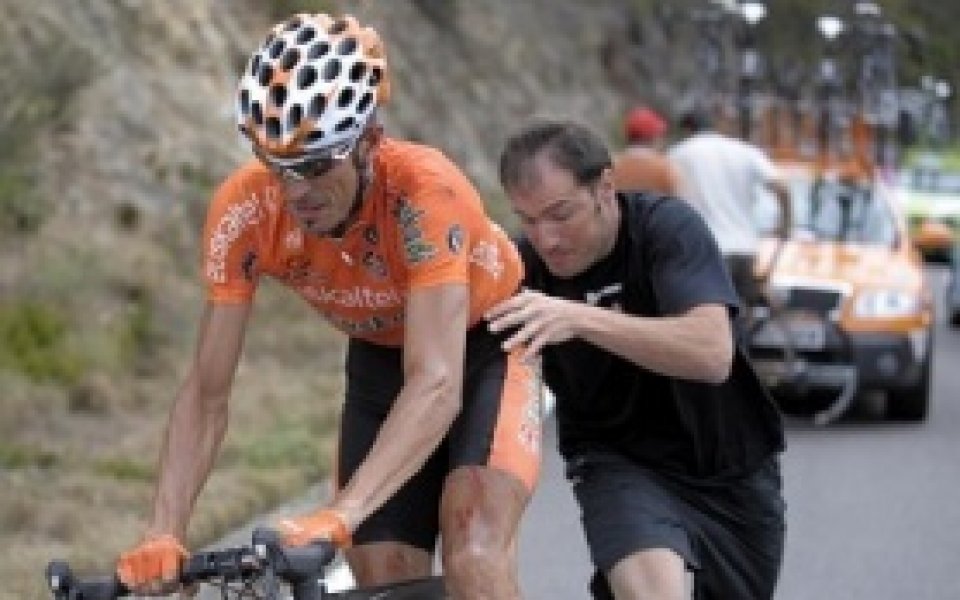 Микел Астарлоса даде положителна допинг проба
