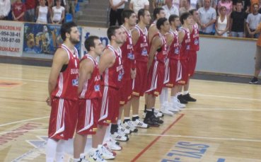 България с трета победа в контролите