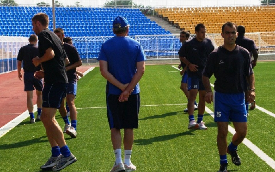 Пламен Крумов тренира на стадион „Лазур”