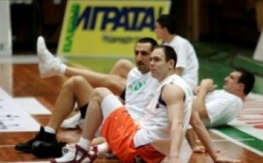 Йордан Бозов ще продължи да играе в Балкан