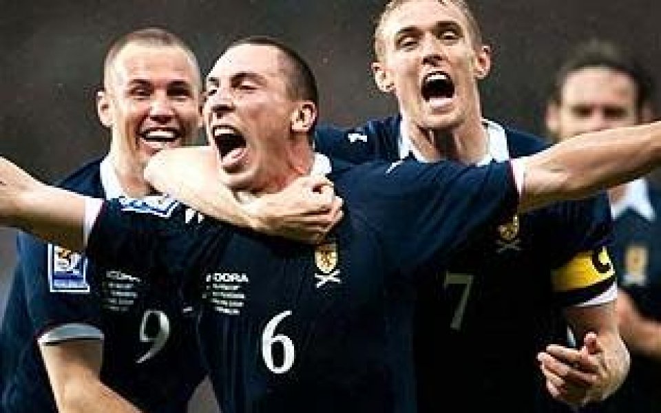 Шотландия запази шансове за Мондиал 2010