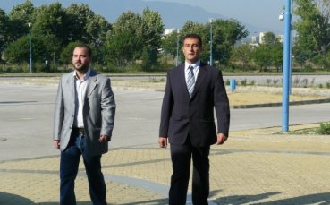 Министър Нейков иска повече физическо в училищата