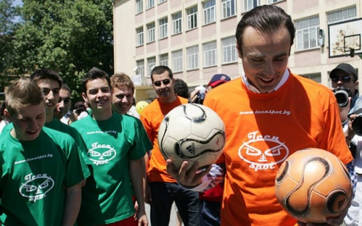 Министър Нейков изпълни желанието на Бербатов за уволнения