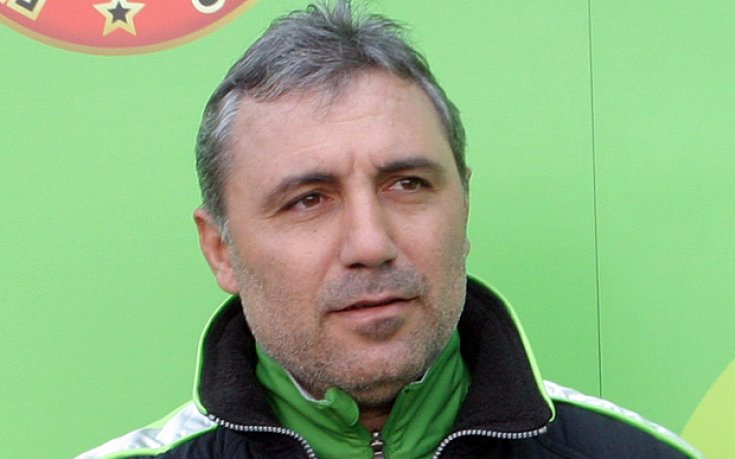 Опитват да линчуват Стоичков, спасява го полицейски джип