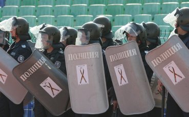 Над 180 полицаи ще охраняват утрешния мач между Левски и Черноморец
