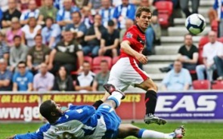 Оуен аут за Волфсбург, Бербатов без конкуренция