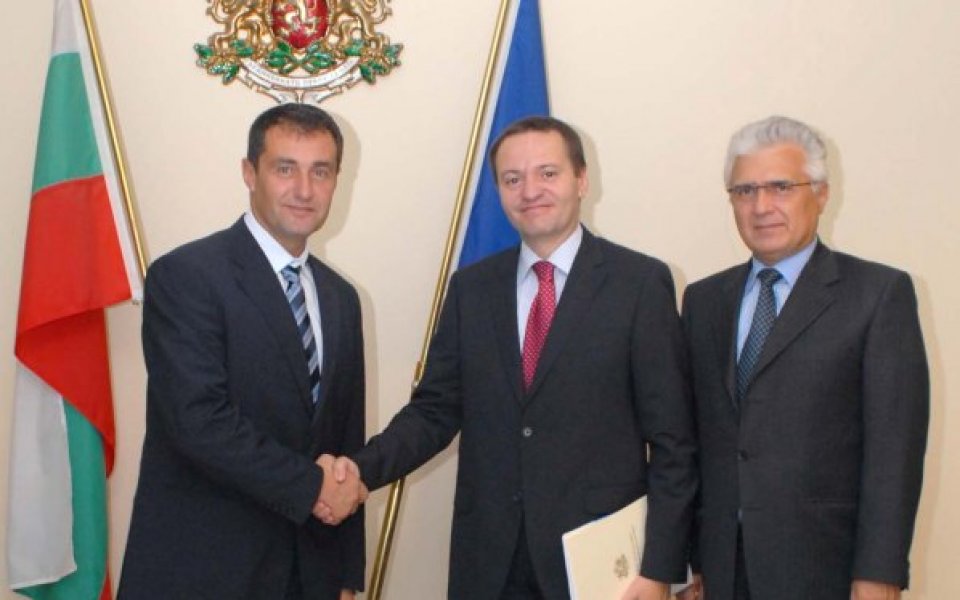Министър Нейков и румънският посланик договориха преподписване на споразумение за сътрудничество