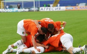 Литекс с измъчена победа срещу Славия
