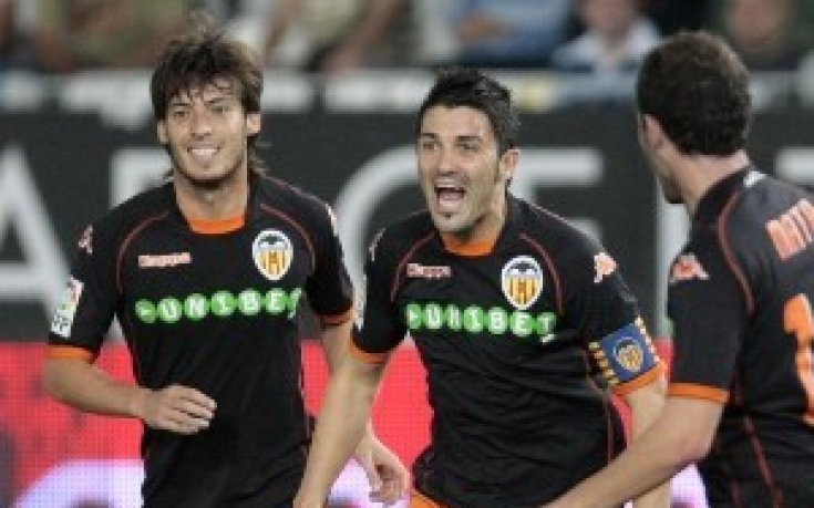 Валенсия готви продажба на звездите си Вия и Силва