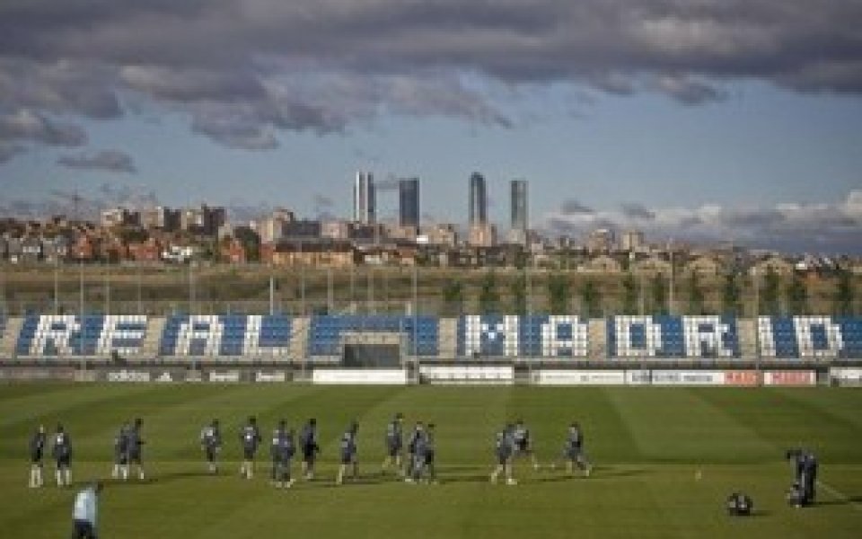 Отрязаха гредите на „Бернабеу“