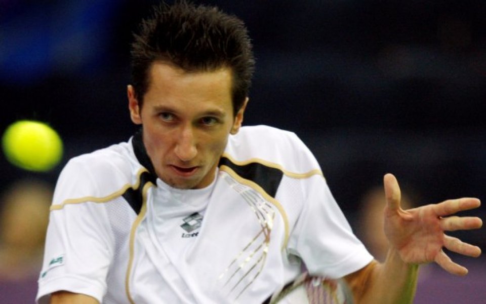 Стаховски изхвърли Сафин от последния му турнир в Русия