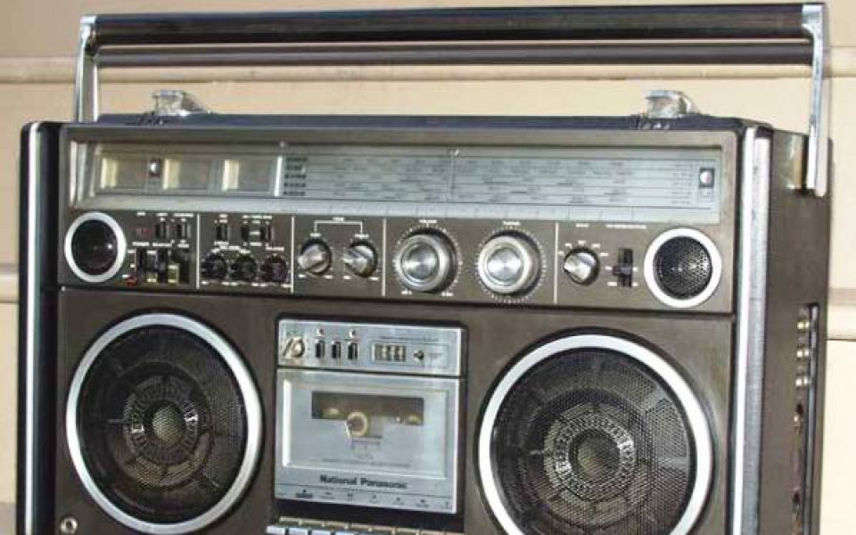 Магнитофоны 70. Японские магнитофоны кассетные 80-х. Магнитофон 80-х двухкассетный 80. Panasonic RS 18. Японские кассетные магнитолы 80 х.