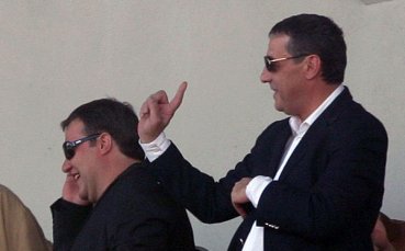 Босовете на ЦСКА привикаха Здравков на планьорка във въздуха