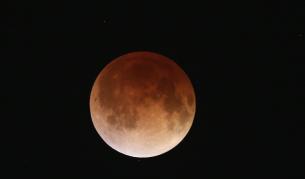 Още три "кървави луни" през следващите 18 месеца