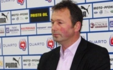 Червенков: Не съм Венгер, но за Купата ще играят младите