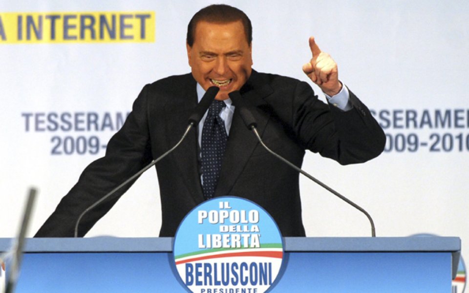 Берлускони се разнежи след удара в главата