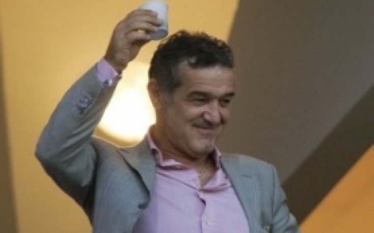 Бекали и Стойкица са в София, преговарят с Левски за Йовов