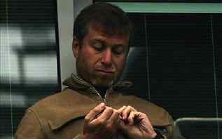 Роман Абрамович спря заплатата на Гуус Хидинк