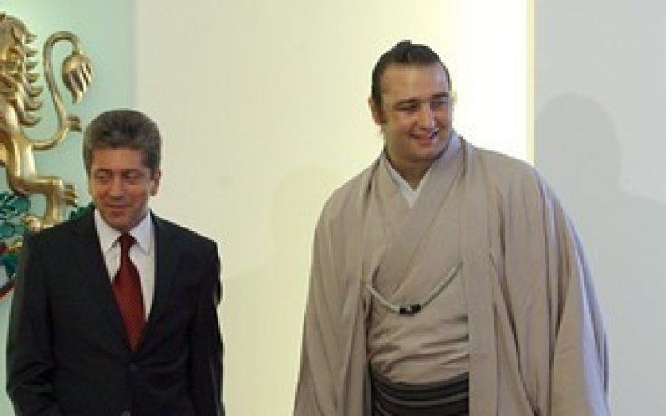 Асашорю спечели турнирa в Токио, Котоошу с шеста загуба