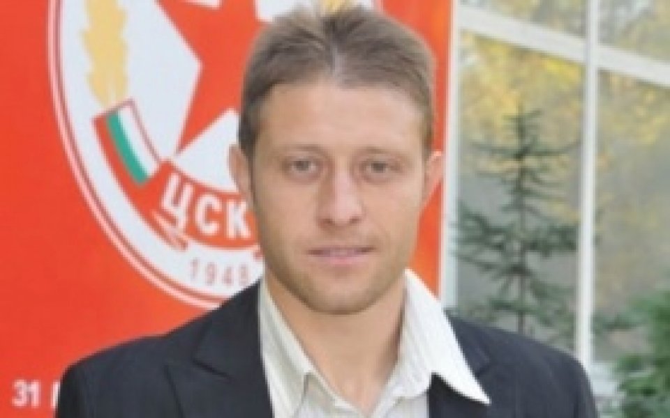 Владо Манчев остава в България