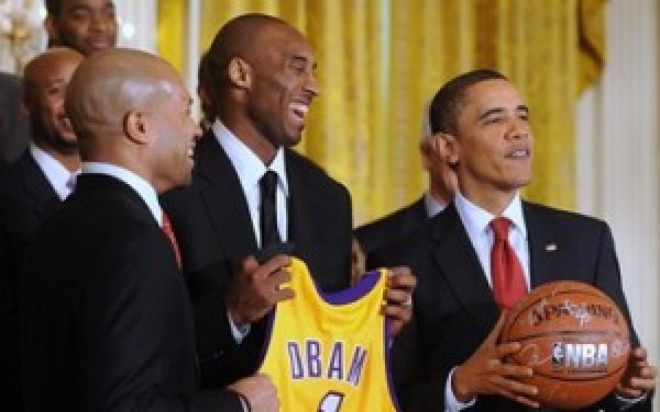 Барак Обама прие в Белия дом баскетболистите на ЛА Лейкърс