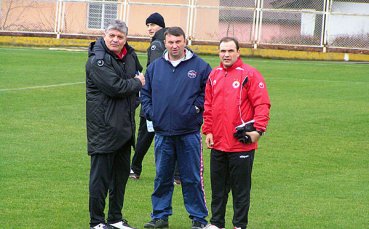 Андоне лично харесал Трифонов, ЦСКА продава Стоянови